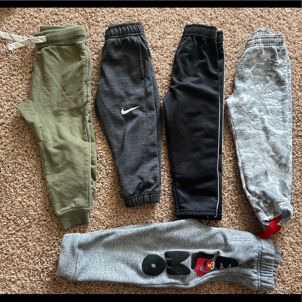 Set of boys 2t joggers/pants